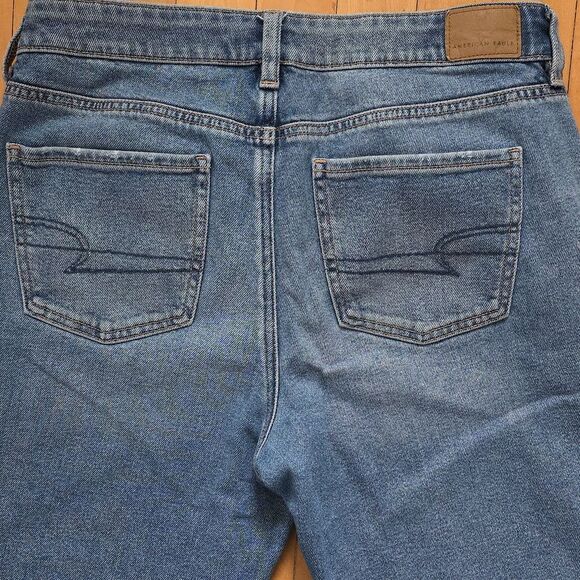 American Eagle Tomgirl Button Fly Cropped Jeans Size 8 - Picture 4 of 10